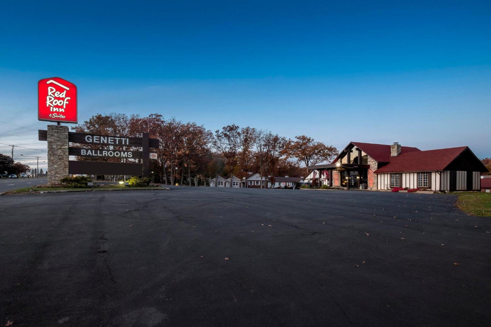 Red Roof Inn & Suites Hazleton Eksteriør billede